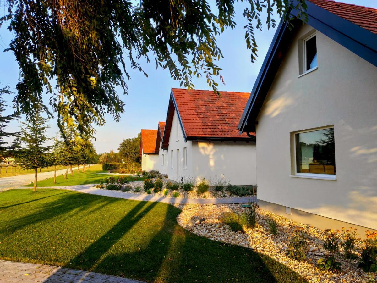 Ugo Apartman Halaszi Exterior photo